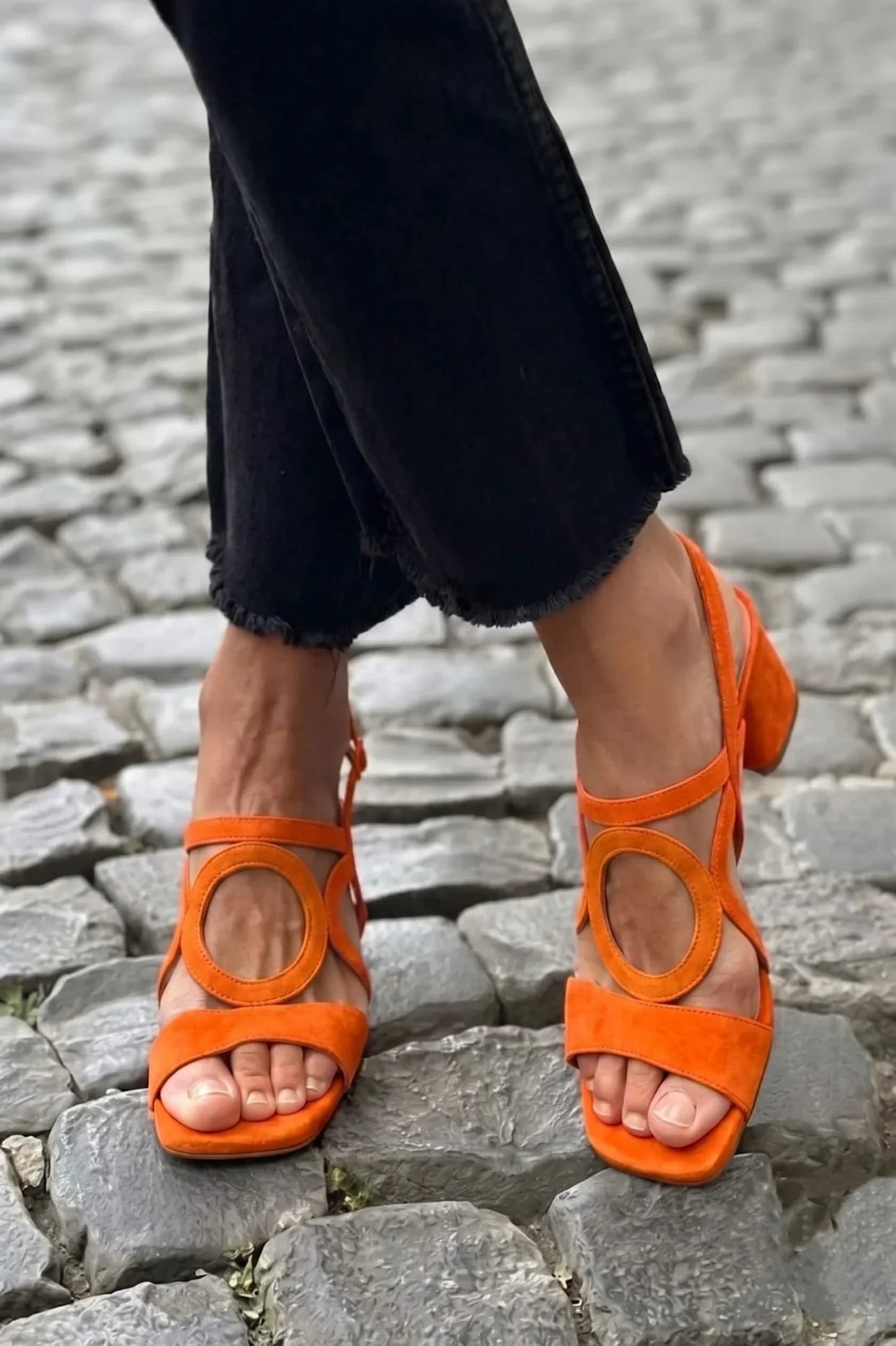 Celia | Sandalias con Aberturas