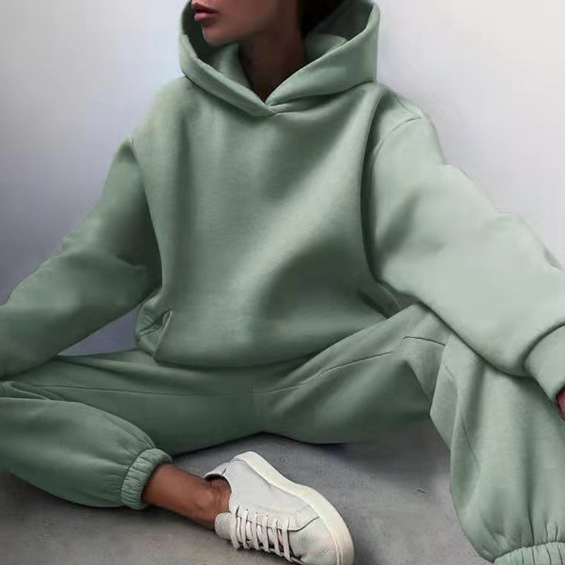 Carmen | Conjunto de Mujer con Sudadera de Capucha y Pantalón