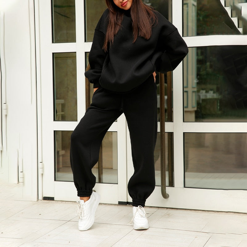 Carmen | Conjunto de Mujer con Sudadera de Capucha y Pantalón