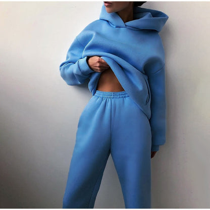 Carmen | Conjunto de Mujer con Sudadera de Capucha y Pantalón